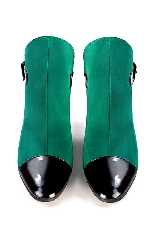 Gloss black and emerald green women's ankle boots with buckles at the back. Round toe. Medium block heels. Top view - Florence KOOIJMAN